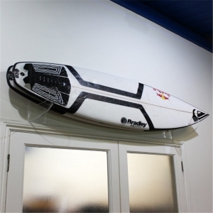 Vente en gros support de planche de surf acrylique transparent invisible fixé au mur 