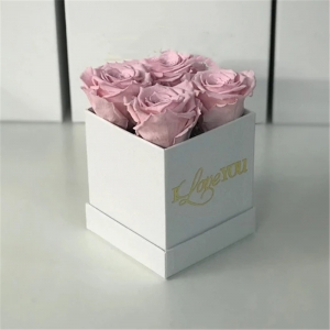 Caisses de roses de cadeau en carton