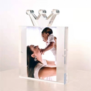 Cadre photo en acrylique magnétique transparent en forme de couronne en gros 