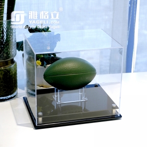 vente en gros mini vitrine de casque de football en acrylique transparent
 