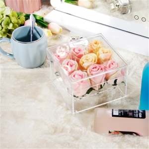boîte de roses acryliques