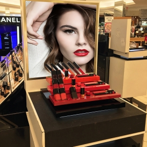 Présentoir acrylique en carton de maquillage en métal cosmétique fait sur commande de rouge à lèvres 