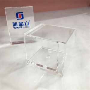 Vente en gros mini boîte à fleurs acrylique transparente pour rose 