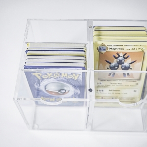 Nouvelle boîte d'affichage de carte TCG acrylique de caisses de jeu personnalisées de Pokemon avec la base 