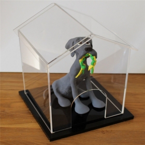 Couvercle de litière pour chat en acrylique perspex transparent personnalisé avec base noire 