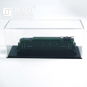 Vitrines en acrylique pour trains miniatures 