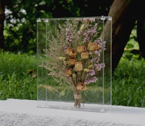 Boîte de présentation de fleurs préservées en acrylique en gros 