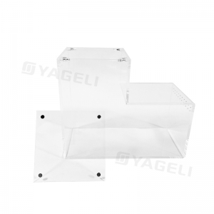Enceinte de berceau en acrylique sur mesure avec ventilation pour araignées 