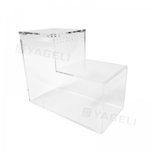 Enceinte de berceau en acrylique sur mesure avec ventilation pour araignées 