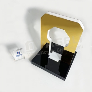 Enceinte de berceau en acrylique sur mesure avec ventilation pour araignées 