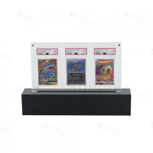 Présentoirs en acrylique à 3 emplacements avec éclairage LED pour cartes PSA gradées 