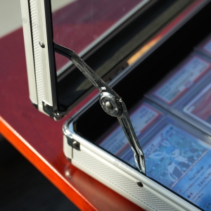 Fabricant et fournisseur en gros de vitrines pour cartes classées PSA en alliage d'aluminium argenté 
