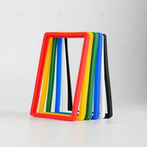 Butoir protecteur souple coloré pour carte gradée 